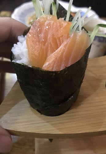 Salmon Hand Roll (Temaki Sushi) 