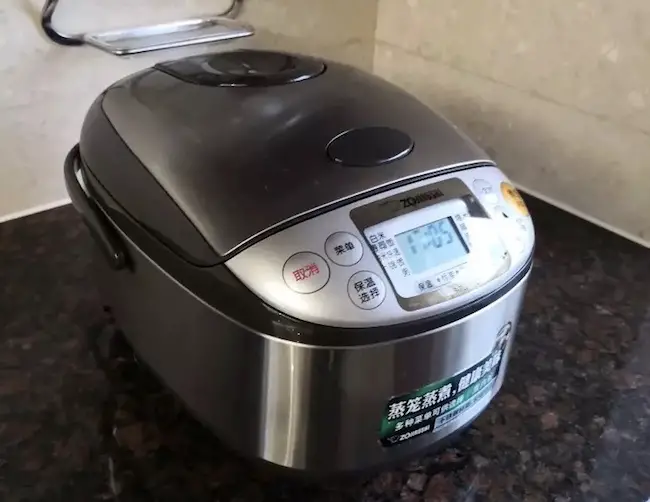 Panasonic 6-Cup Rice Cooker with One-Touch Automatic Cooking Feature -  Model Number SR-G06FGL 